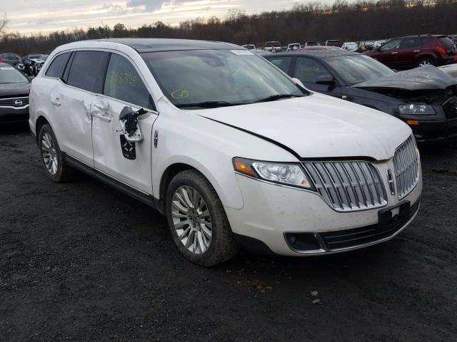 2LMHJ5AR5BBJ54022 - 2011 LINCOLN MKT WHITE photo 1