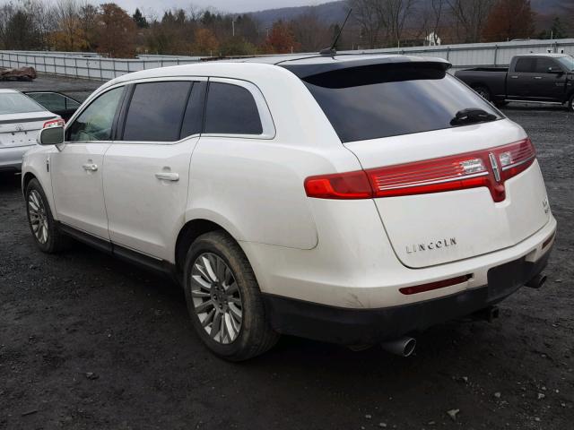 2LMHJ5AR5BBJ54022 - 2011 LINCOLN MKT WHITE photo 3