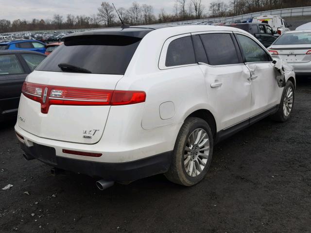 2LMHJ5AR5BBJ54022 - 2011 LINCOLN MKT WHITE photo 4