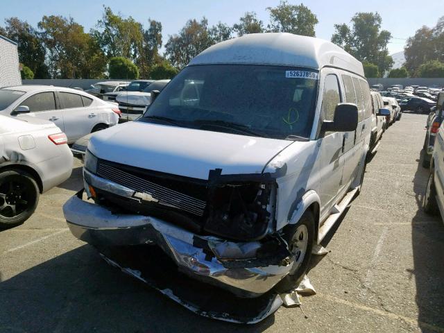 1GBFG15T571222170 - 2007 CHEVROLET EXPRESS G1 WHITE photo 2