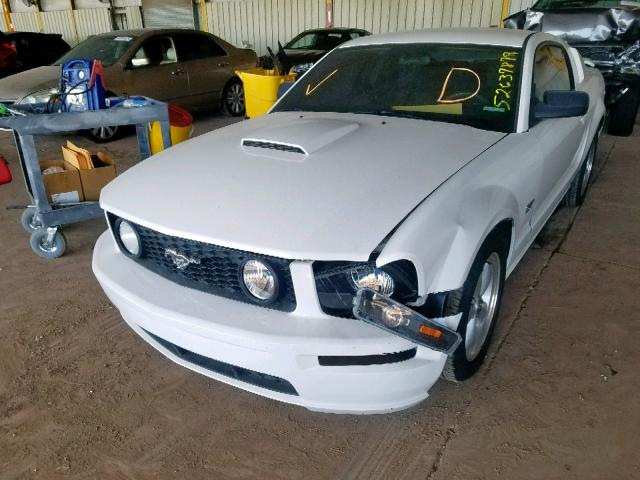 1ZVHT82H275359632 - 2007 FORD MUSTANG GT WHITE photo 2