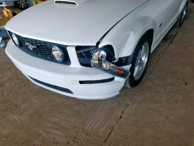 1ZVHT82H275359632 - 2007 FORD MUSTANG GT WHITE photo 9