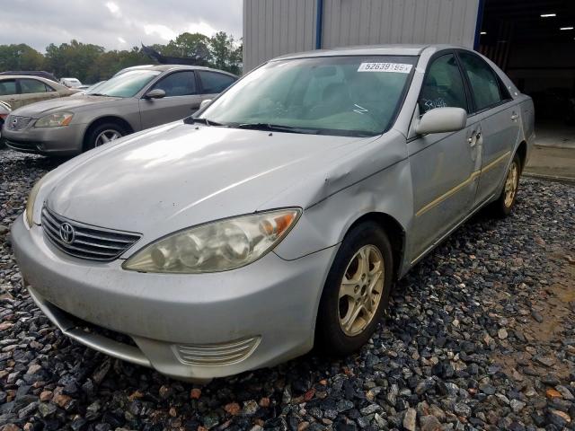 4T1BE30K35U027850 - 2005 TOYOTA CAMRY LE SILVER photo 2