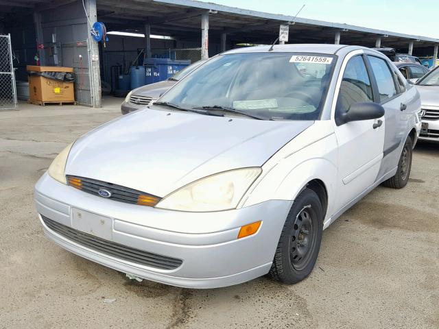 1FAFP33PX2W331173 - 2002 FORD FOCUS LX SILVER photo 2
