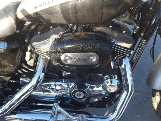 1HD1CT331JC422456 - 2018 HARLEY-DAVIDSON XL1200 C SILVER photo 7