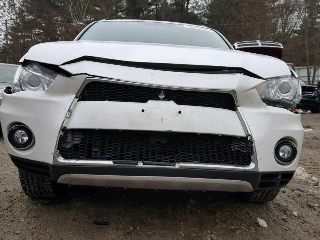 JA4JT4AXXAZ006457 - 2010 MITSUBISHI OUTLANDER WHITE photo 9