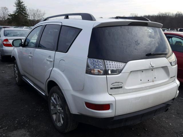 JA4JT3AW9CU002398 - 2012 MITSUBISHI OUTLANDER WHITE photo 3