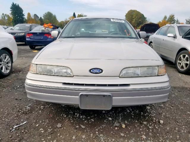 2FACP74W9NX171358 - 1992 FORD CROWN VICT SILVER photo 9