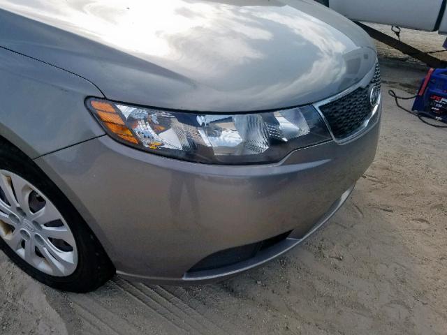 KNAFU4A27C5581782 - 2012 KIA FORTE EX GRAY photo 9