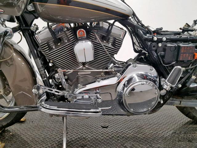 1HD1PV8339Y954962 - 2009 HARLEY-DAVIDSON FLTRSE3 SILVER photo 6