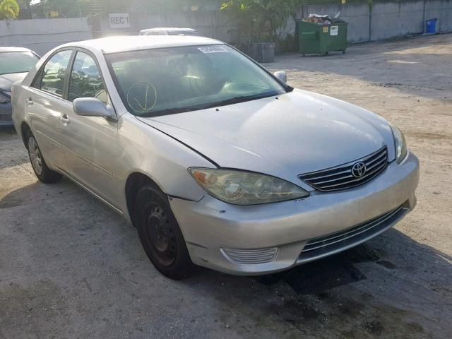 4T1BE32K15U384327 - 2005 TOYOTA CAMRY LE SILVER photo 1