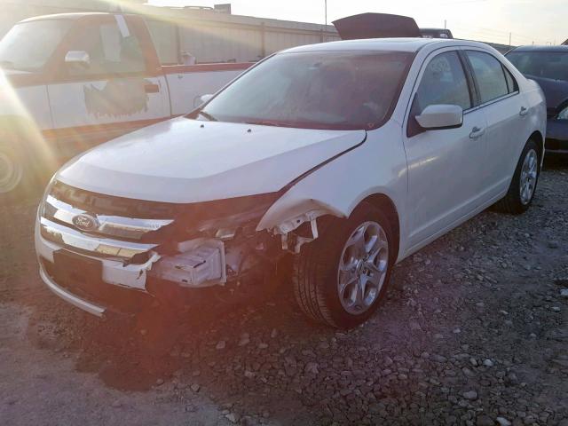 3FAHP0HA5AR279979 - 2010 FORD FUSION SE WHITE photo 2