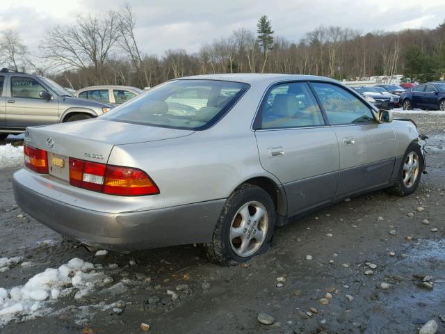 JT8BF28G0X5072218 - 1999 LEXUS ES 300 SILVER photo 4