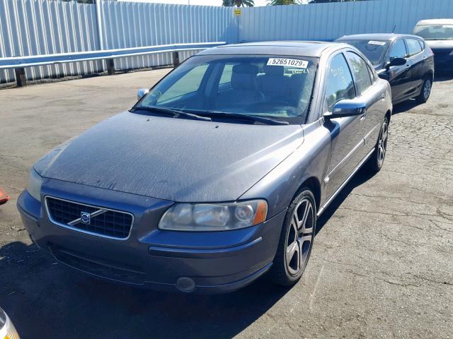 YV1RS547762557131 - 2006 VOLVO S60 T5 GRAY photo 2