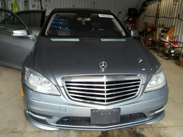 WDDNG9EBXDA511687 - 2013 MERCEDES-BENZ S550 GRAY photo 9