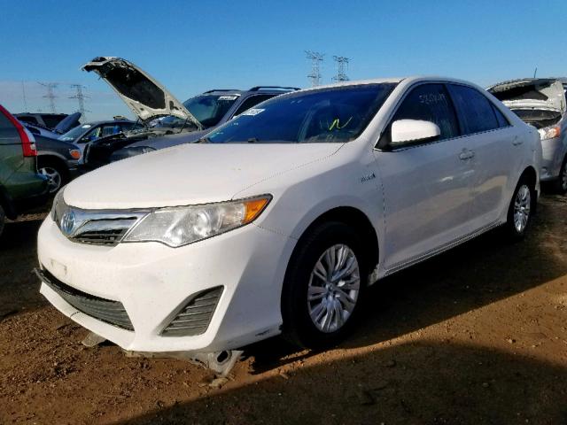 4T1BD1FK9DU085331 - 2013 TOYOTA CAMRY HYBR WHITE photo 2