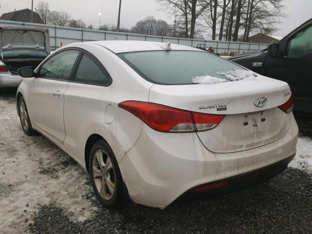 KMHDH6AE1DU013289 - 2013 HYUNDAI ELANTRA CO WHITE photo 3