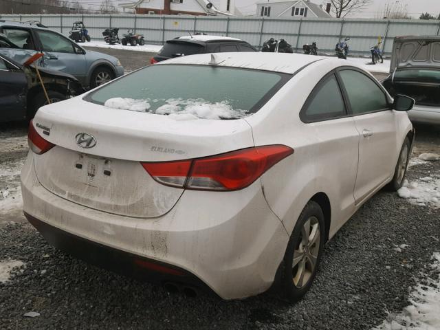 KMHDH6AE1DU013289 - 2013 HYUNDAI ELANTRA CO WHITE photo 4