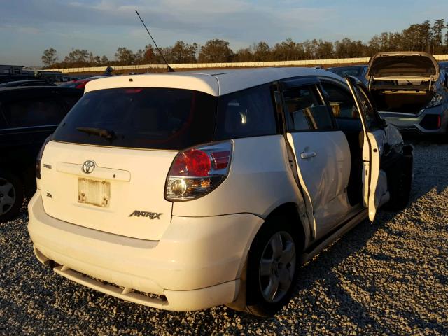 2T1KR32E87C658139 - 2007 TOYOTA MATRIX XR WHITE photo 4