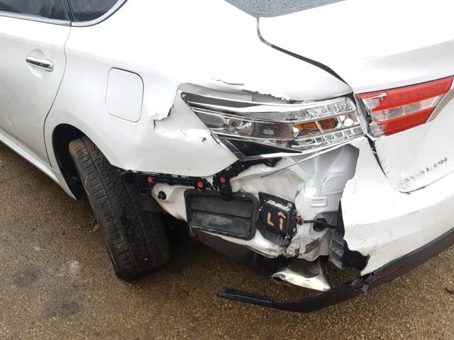 4T1BK1EB6FU155782 - 2015 TOYOTA AVALON XLE WHITE photo 9