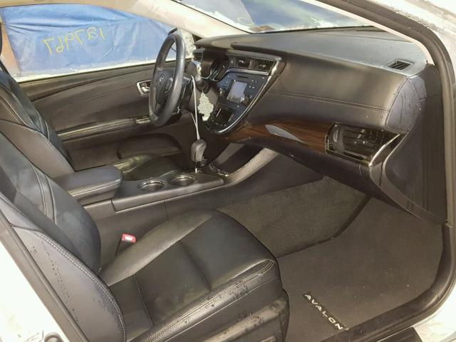 4T1BK1EBXDU059893 - 2013 TOYOTA AVALON BAS SILVER photo 5