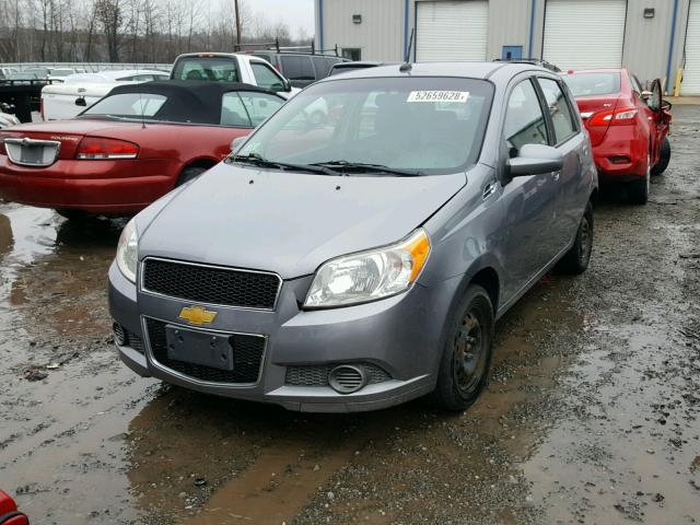 KL1TD6DE1BB185426 - 2011 CHEVROLET AVEO LS GRAY photo 2