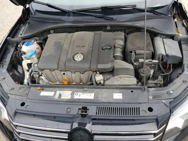 1VWAP7A33CC092402 - 2012 VOLKSWAGEN PASSAT S BLACK photo 7