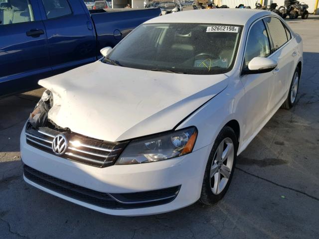 1VWBP7A3XCC038213 - 2012 VOLKSWAGEN PASSAT SE WHITE photo 2