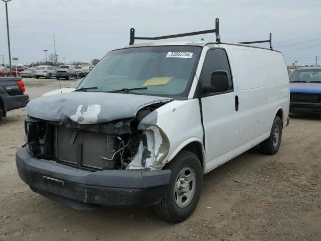 1GCFG15XX71138344 - 2007 CHEVROLET EXPRESS G1 WHITE photo 2