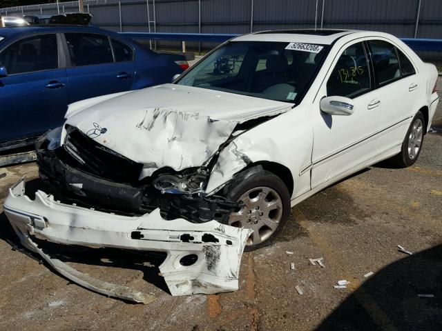 WDBRF61J15A677672 - 2005 MERCEDES-BENZ C 240 WHITE photo 2