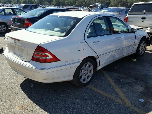 WDBRF61J15A677672 - 2005 MERCEDES-BENZ C 240 WHITE photo 4