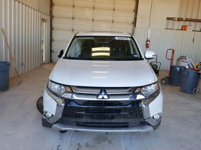 JA4AD3A37HZ033680 - 2017 MITSUBISHI OUTLANDER WHITE photo 9