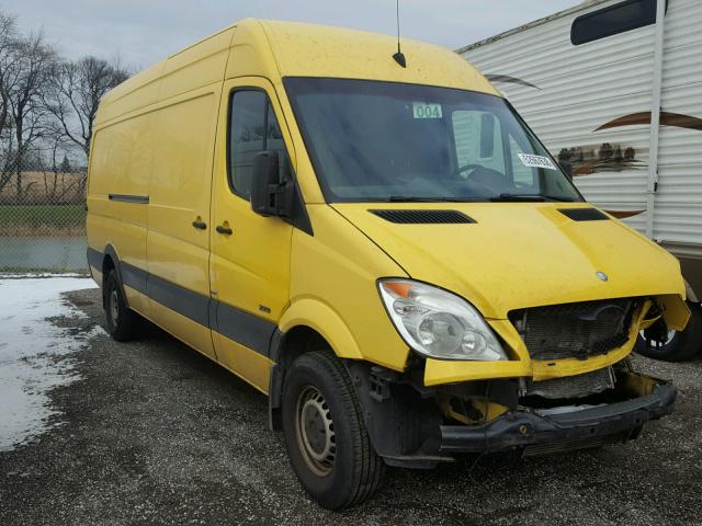 WD3PE8CC1B5547976 - 2011 MERCEDES-BENZ SPRINTER 2 YELLOW photo 1