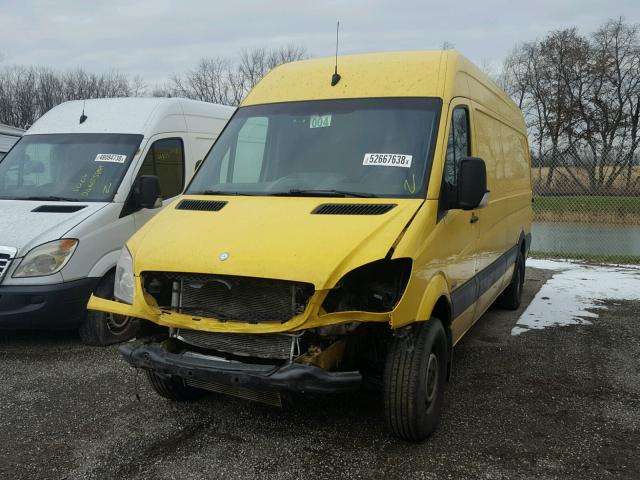 WD3PE8CC1B5547976 - 2011 MERCEDES-BENZ SPRINTER 2 YELLOW photo 2