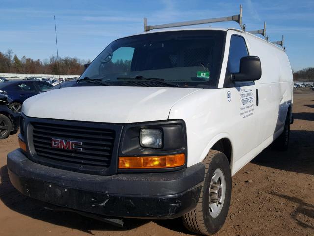 1GTZ7UCG6D1185755 - 2013 GMC SAVANA G35 WHITE photo 2