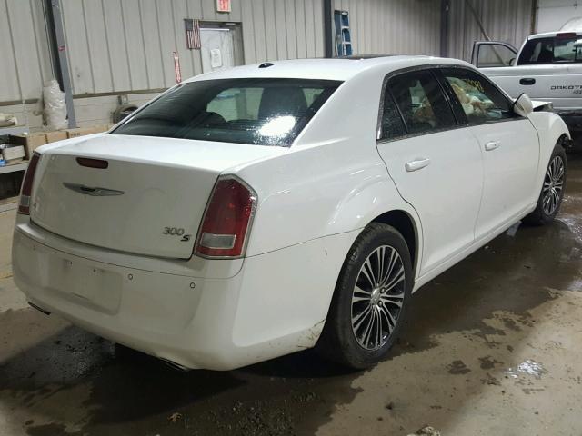 2C3CCAGG4DH733073 - 2013 CHRYSLER 300 V6 WHITE photo 4