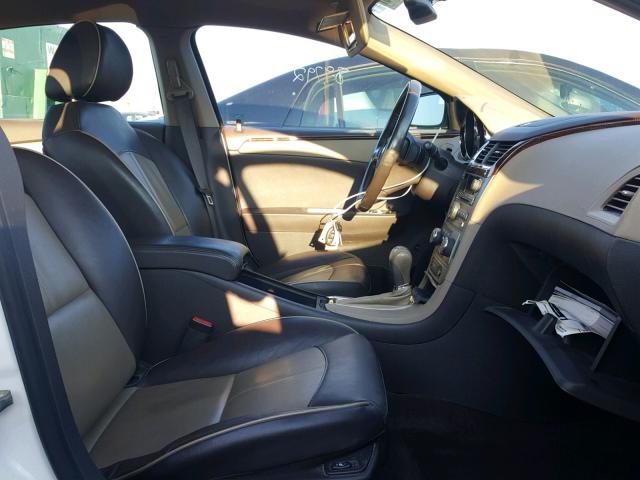 1G1ZE5EB2AF228184 - 2010 CHEVROLET MALIBU LTZ თეთრი ფოტო 5