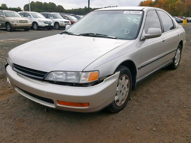 1HGCD5634TA253967 - 1996 HONDA ACCORD LX GRAY photo 2