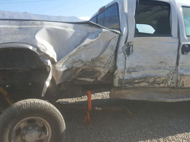 1FTSW31F52EB00340 - 2002 FORD F350 SRW S WHITE photo 9