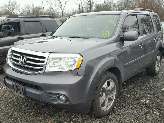 5FNYF4H36FB054288 - 2015 HONDA PILOT SE GRAY photo 2