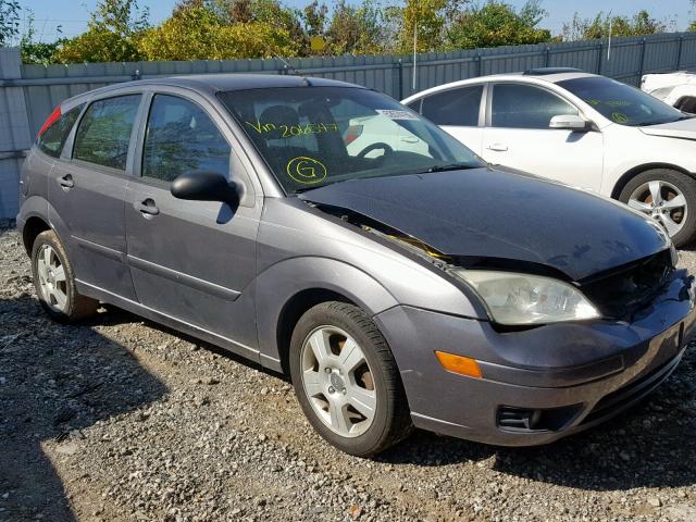 1FAHP37N46W206547 - 2006 FORD FOCUS ZX5 GRAY photo 1