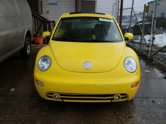 3VWCB21C52M459159 - 2002 VOLKSWAGEN NEW BEETLE 黄色 照片 9