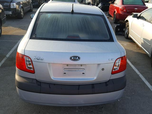 KNADE123166137693 - 2006 KIA RIO SILVER photo 9