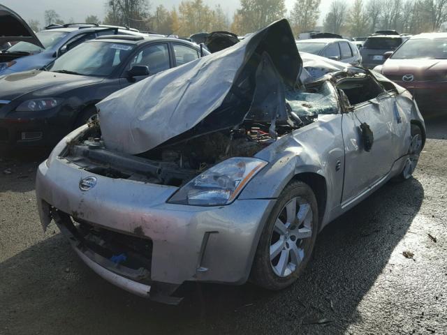 JN1AZ34D95M601645 - 2005 NISSAN 350Z COUPE SILVER photo 2