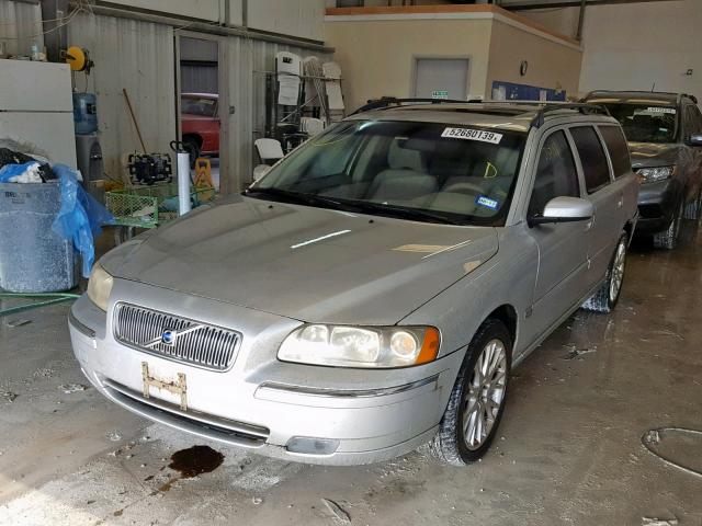 YV1SW547351478498 - 2005 VOLVO V70 T5 TUR SILVER photo 2