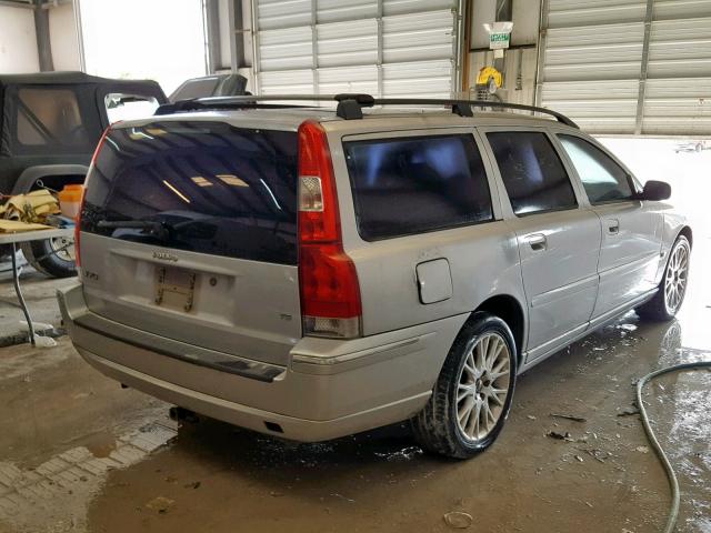 YV1SW547351478498 - 2005 VOLVO V70 T5 TUR SILVER photo 4