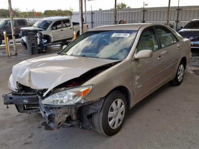 4T1BE32K14U822116 - 2004 TOYOTA CAMRY LE GOLD photo 2
