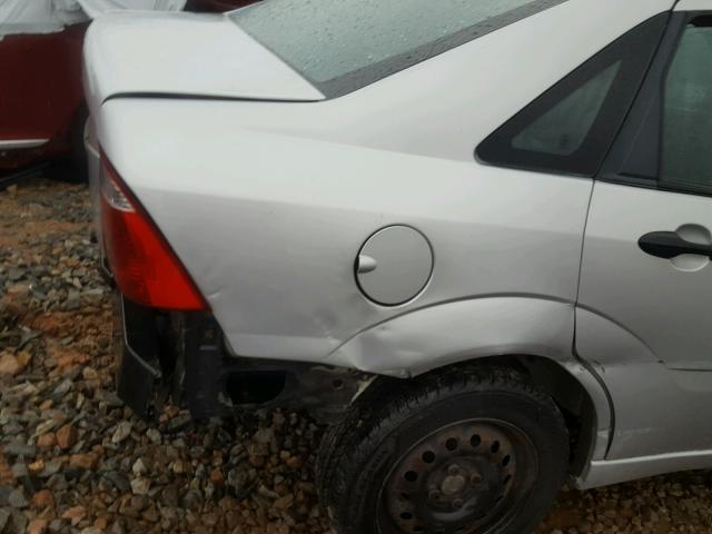 1FAFP34N17W285706 - 2007 FORD FOCUS ZX4 SILVER photo 9