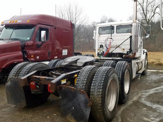 1FUYTWEB8YHB85849 - 2000 FREIGHTLINER MEDIUM CON WHITE photo 4