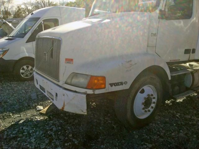 4V4MC9GG11N326866 - 2001 VOLVO VN VNM WHITE photo 7